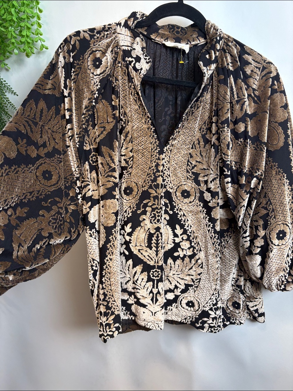 Umgee Black and Gold Patterned Blouse